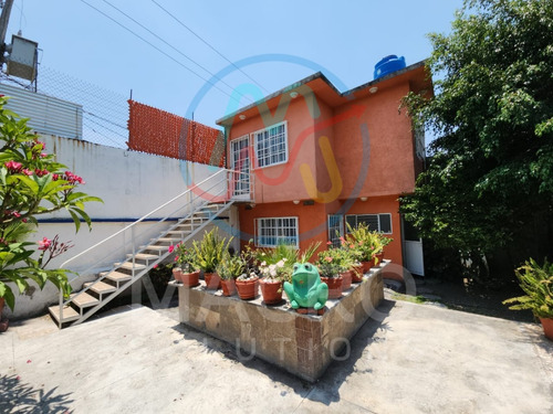 En Venta Casa Con 3 Recamaras, 1 Bungalow Y Jardin En Col. 5 De Febrero