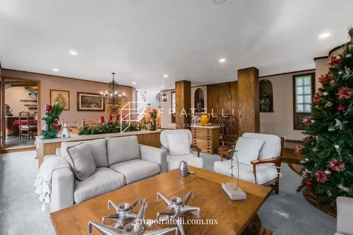 Venta Casa En Hacienda De Valle Escondido