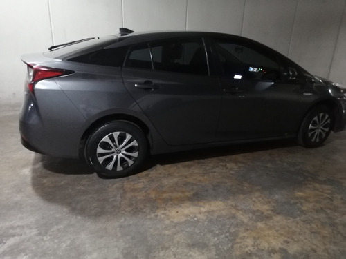 Toyota Prius 1.8 Base Cvt