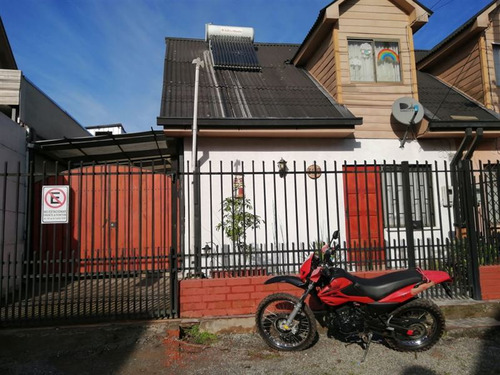 Casa En Venta De 3 Dorm. En Bicentenario De Talca