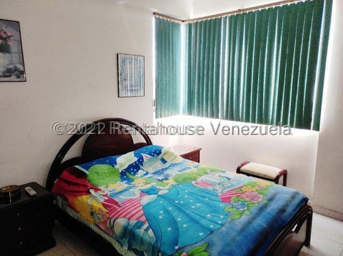 Cómodo Apartamento En Venta En Roca Lisa Zona Este. Pm