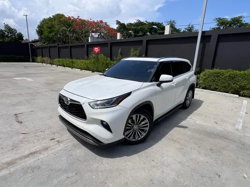 Toyota Hailander Platinum