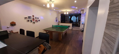 Imagen 6 de 30 de Casa En Venta - Castelar Norte - Parque Sayago - 4 Ambientes - Con Parque Y Piscina - Permuta