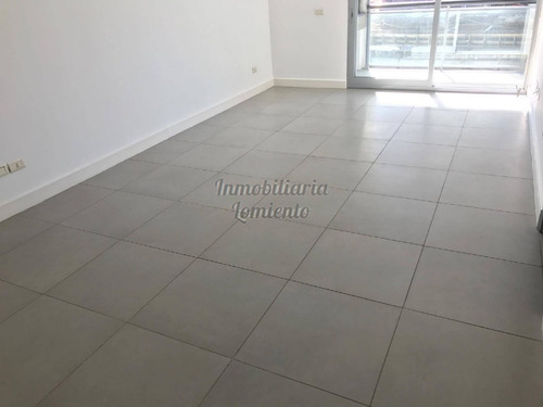 Alquiler Anual-venta Apartamento 2 Dormitorios Torre Francia.- Ref: 231