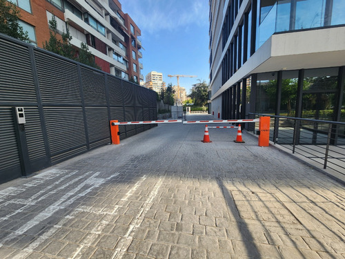 Local Esquina,,,,terraza De 107 M2.......edficio Premium !!!