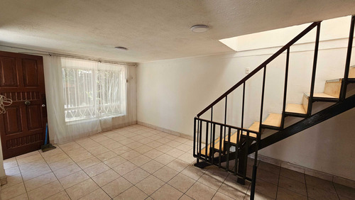 Casa Esquina En Venta, Buen Barrio. (79951)