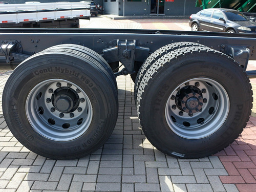 Imagem 14 de 15 de Volvo Vm 330 I-shift Bitruck 8x2 2017 No Chassi 4º Eixo =310