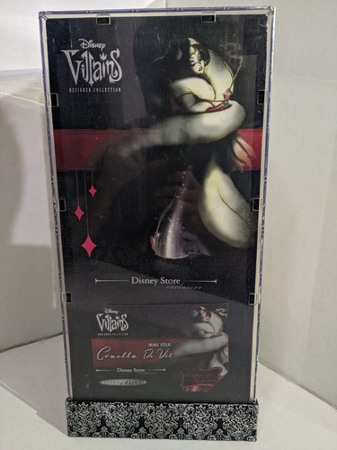 Muñeca Disney. Villains. Designer Collection. Cruella De Vil (Usado)