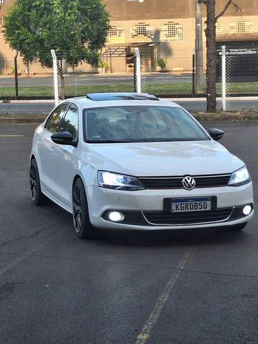 Volkswagen Jetta 2.0 Comfortline Flex 4p Automática