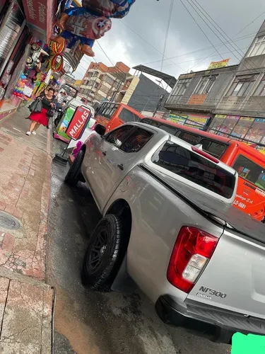 Nissan Frontier Np 300 doble cabina 4x2