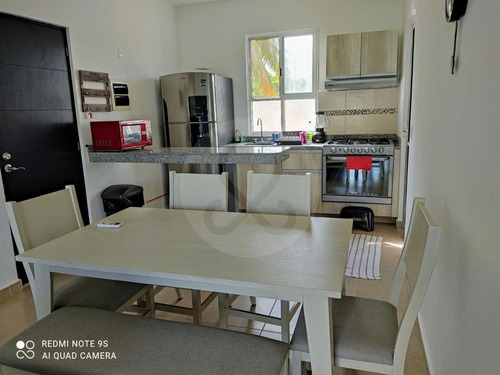 Departamento De 2 Recámaras En Av. La Rioja | 80m2 | 2 Estacionamientos