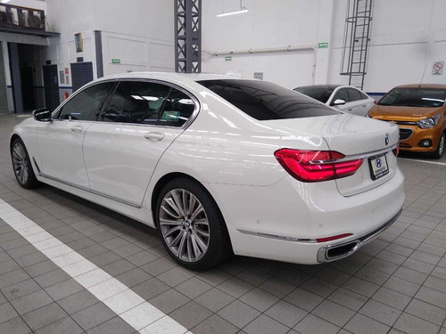Imagen 9 de 15 de Bmw Serie 7 2017 4.4 750lia Excellence At Agencia Credito!!