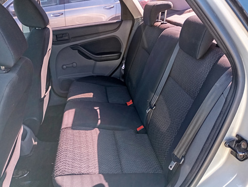 Ford Focus 1.6 Exe Style 4p