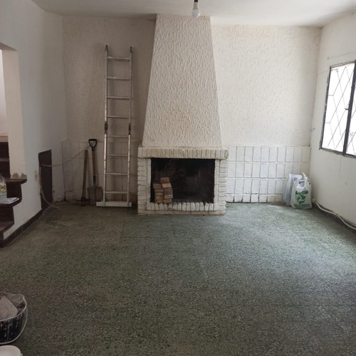 Imagen 3 de 13 de Hermosa Y Soleada Casa Con Excelente Locomoción