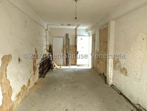 María Valera Trae En Venta Casa-comercial Con 1 Local Extenso Con Su Baño Y Oficina, En Centro Este De Barquisimeto, Agua Constante, Piso De Granito, Cantv, Aba, Ideal Para Uso Comercial O Residencial