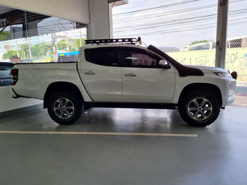 Mitsubishi L200 2.4 Triton Sport Hpe Cab. Dupla 4x4 Aut. 4p 6 marchas