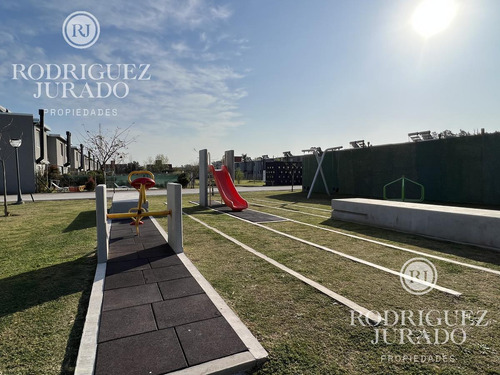 Casas Con Jardín En Venta En Tortugas, Zona Norte - Barrio Decs Tortugas - Uf 153