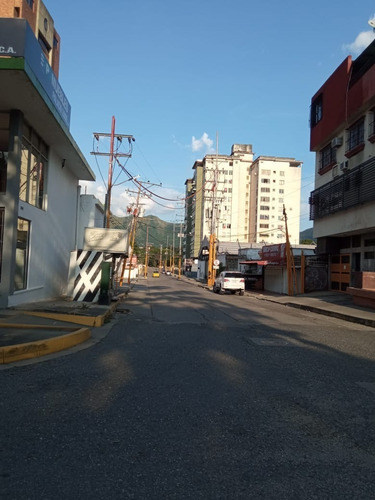Imagen 6 de 16 de Casa Sector La Ceiba Av. Bolivar Valencia Atc-893 Marisol 04244923040