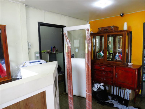 Imagen 8 de 17 de Local Comercial En Venta En Santiago
