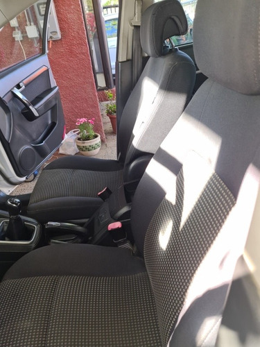 Imagen 11 de 15 de Chevrolet Captiva Ls 2.0