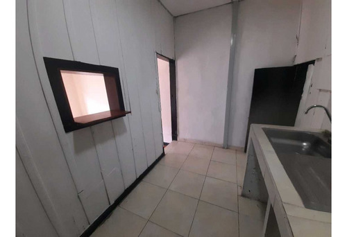 Arriendo Local Centro Manizales Para Barbería O Almacén | Arriendos