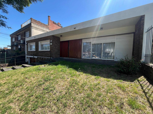 Venta Casa 3 Dormitorios Mercado Modelo