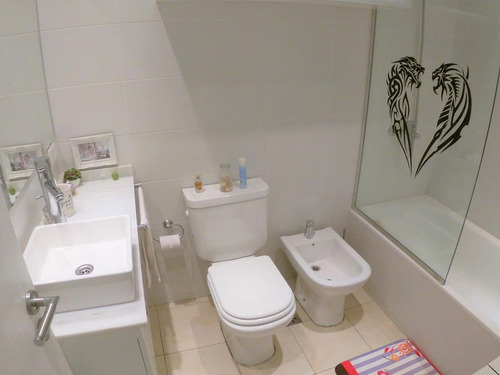 Venta De Hermoso Departamento 2 Amb Con Cochera Fija Cubierta!