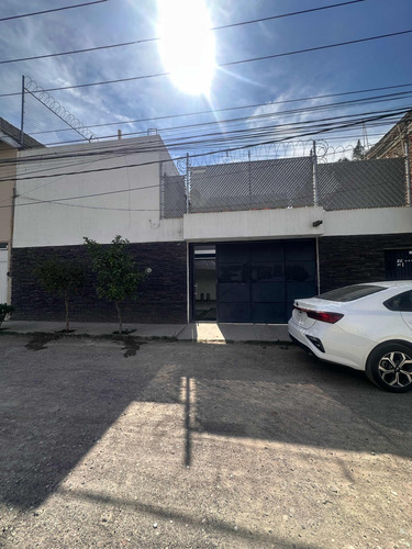Oficinas / Bodega 175m2 3 Baños Excelente Ubicación Al Sur