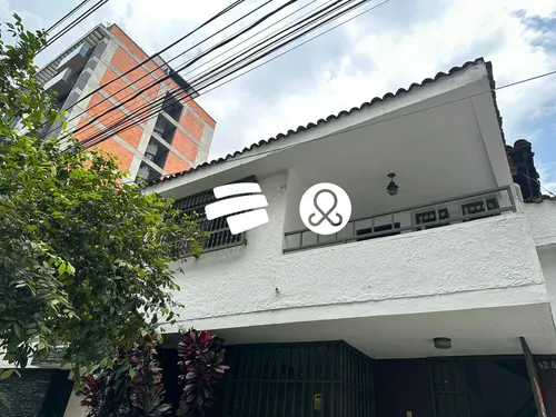 Casa En Venta En Conquistadores- Laureles