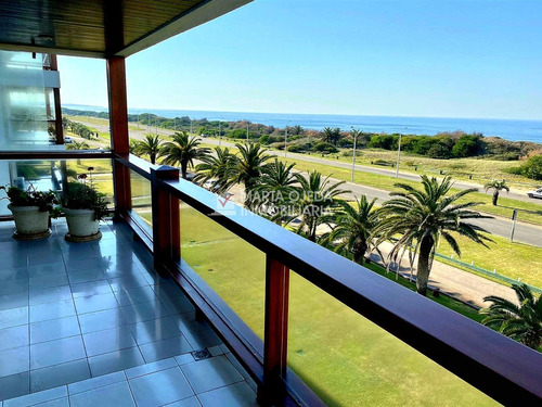 Playa Brava , Frente Al Mar , Magnífico Entorno De Bosque Y Mar 