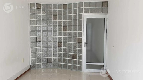 Apartamento - Pocitos Nuevo - Patio Con Parrillero, G.c 3.000