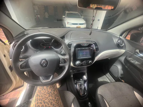 Renault Captur 2.0 Intens Automática