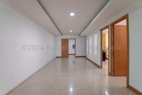 Edificio Comercial En Venta Mls #24-17255