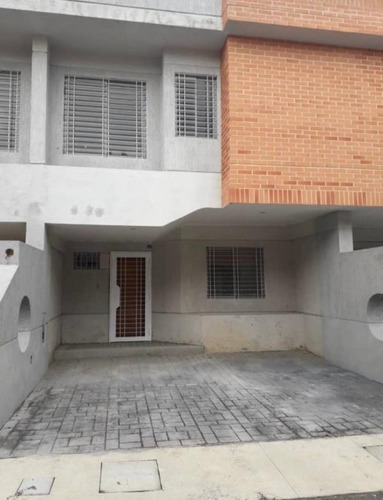 Imagen 1 de 9 de Bello Townhouse A Estrenar Conjunto Res,villas De Santa Cruz