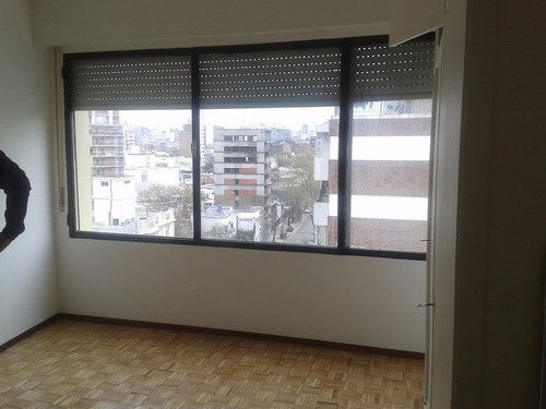 Comodo Ap De 3 Dormitorios 2 Baños Y Gge Luminoso