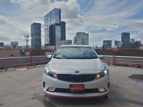 Imagen 7 de 14 de Kia Forte Hb 2018 5p Sx, Ta6, Piel, Qc, Ra-17