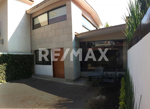 Renta Casa Estilo Loft Remodelada Con Vigilancia Y Servicios Incluidos