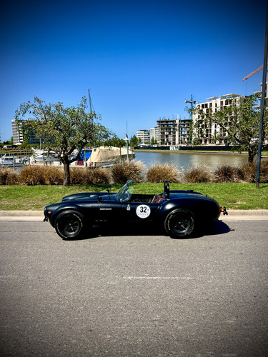 Ford Shelby Cobra Biscayne Roadster Bessia