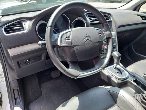 Imagem 3 de 12 de Citroen C4 Lounge