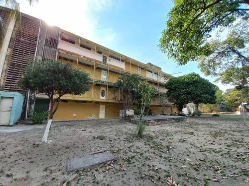 Apartamento En Venta En Caña De Azucar Piso Uno Avenida Universidad 009jsc