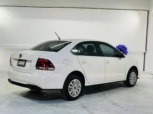 Volkswagen Vento 1.6 Starline At