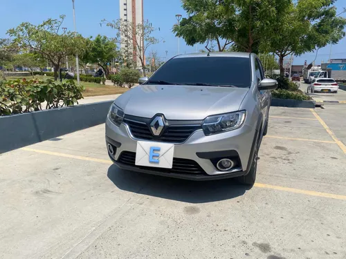 Renault Logan 1.6 Privilege / Intens