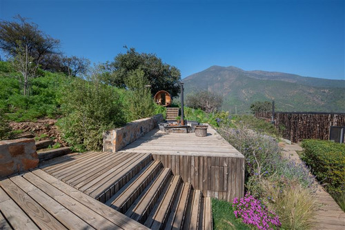 Casa De Arquitectos En Venta De 6 Dorm. En Olmué