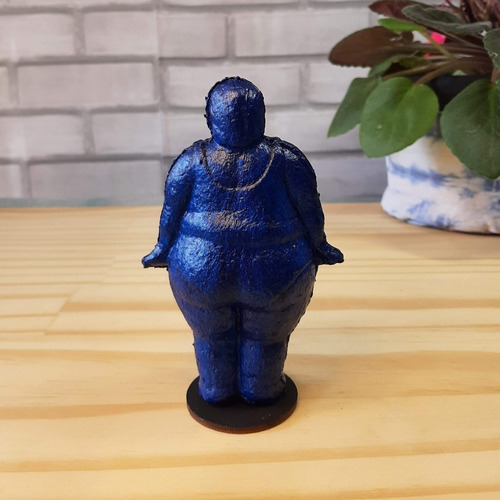 Imagem 3 de 3 de Escultura Corpo Feminino Gorda Ao Sol Feito De Papel Mache