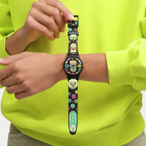 Reloj Swatch Simpsons Halloween Unisex Cuarzo Negro