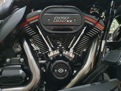Harley-davidson Cvo Road Glide C/ Escape Vance&hines!!