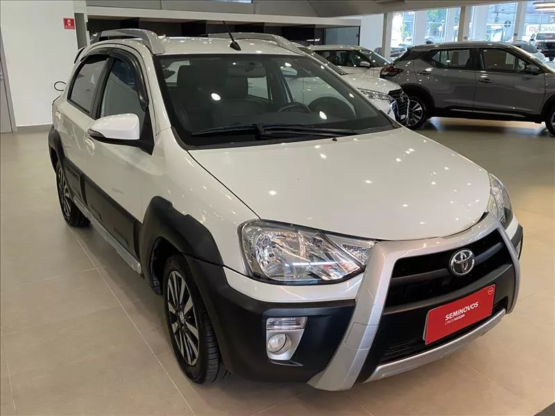 Toyota Etios Cross 1.5 16v Flex Manual