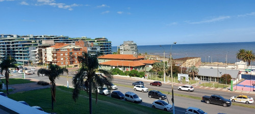 Imagen 2 de 29 de Venta Apartamento Con Hermosa Vista 3 Dormitorios Y Servicio Con 2 Garajes
