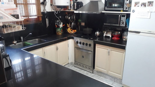 Imagen 2 de 7 de Hermosa Casa 4 Ambientes Con Cochera