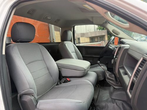 RAM 4000 5.7 Chasis Cabina Pl 4x2 Mt